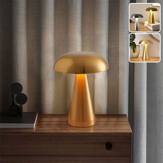 La lampe champignon de couleur Or est sur un bureau. Deux encarts montre des décors différents dont un avec une lampe de couleur argent.