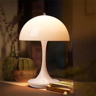 Lampe champignon de style Vintage des années 70. L'abat-jour et base blanches