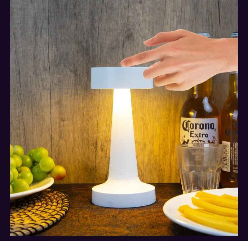 Lampe de table | Design-Minimaliste -LED blanc posée sur la table Coin-repas