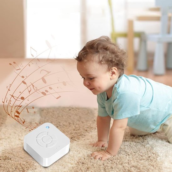 Un enfant avance Ă quatre pattes vers le son de la Veilleuse bruit blanc | SleepSoothe