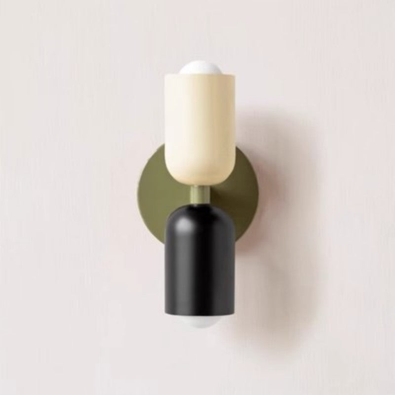 Applique murale chambre | Design Ajustable l'abat-jour du haut est blanc, celui du bas est noir et le châssis vert.