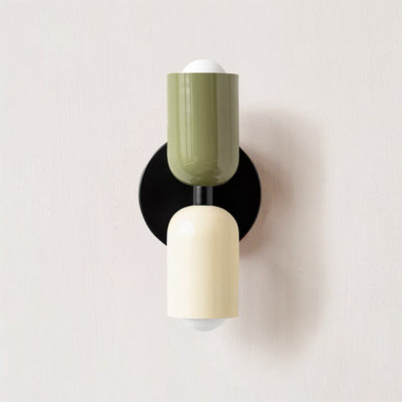 Applique murale chambre | Design Ajustable l'abat-jour du haut est vert, celui du bas est blanc et le châssis noir.
