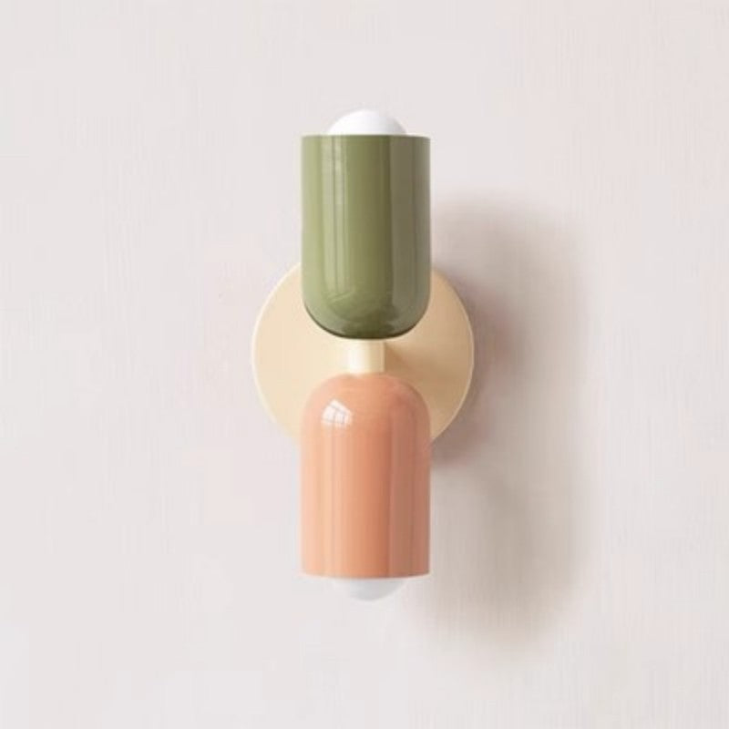 Applique murale chambre | Design Ajustable l'abat-jour du haut est vert, celui du bas est rose et le châssis beige.