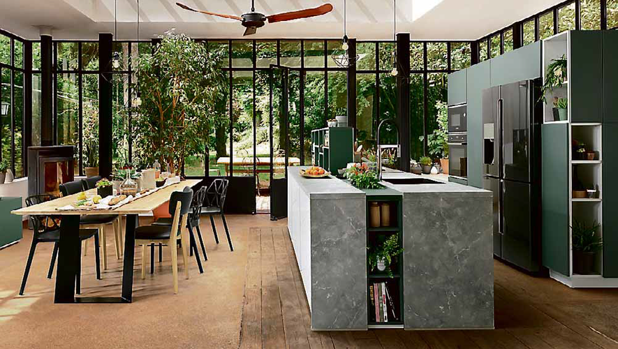 Image d'une cuisine et son coin repas