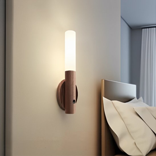 l'applique murale chambre | Élégance installée sur un mur près d'une tête de lit